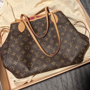 Authentic Louis Vuitton Neverfull MM